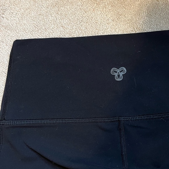 ARITZIA | TNA Flare Leggings - Picture 3 of 4